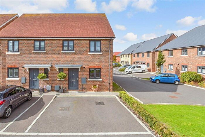 3 Bedroom Semi-detached House For Sale In Quinn Close, Deal, Kent, CT14