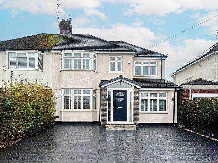 4 Bedroom Semi Detached House For Sale In Hunts Cross Avenue, Liverpool, L25