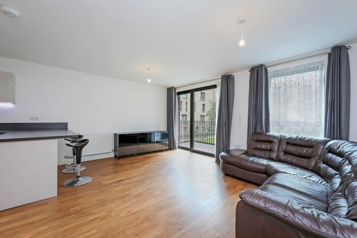 2 Bedroom Flat To Rent In Kingfisher Heights, Bramwell Way, London, E16