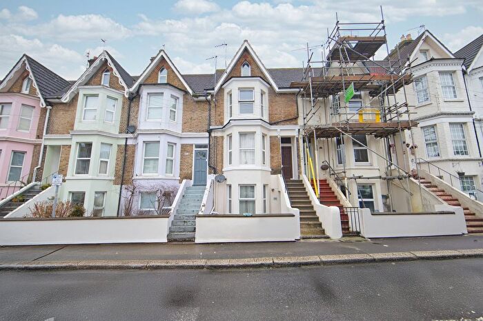 2 Bedroom Flat For Sale In Albert Road, Dover, Kent, CT16