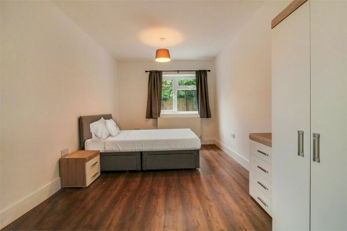 1 Bedroom Studio To Rent In Room, Firbank Drive, Watford, WD19