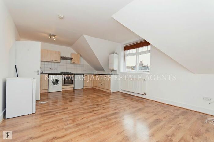 2 Bedroom Flat To Rent In Church Lane, Crouch End, London N8