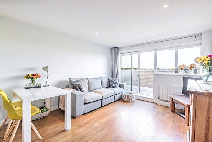 1 Bedroom Flat For Sale In Cornwall Road, Harringay, London, N15