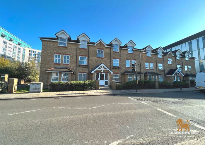 2 Bedroom Flat To Rent In Genotin Road, Enfield, EN1