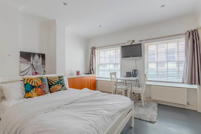 Studio To Rent In Lndn-A - Alie Street, London, E1