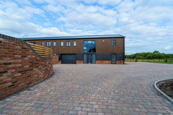 4 Bedroom Barn Conversion For Sale In Tally Ho Barns, Upper Staploe, Cambridgeshire, PE19
