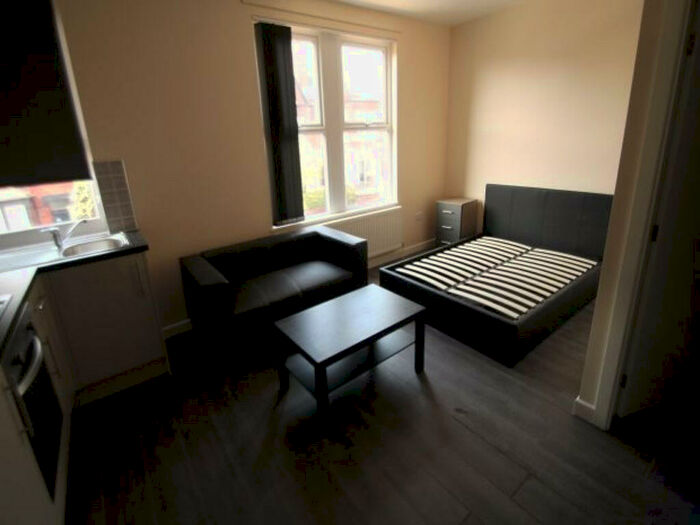 1 Bedroom House To Rent In Estcourt Terrace, Leeds, LS6