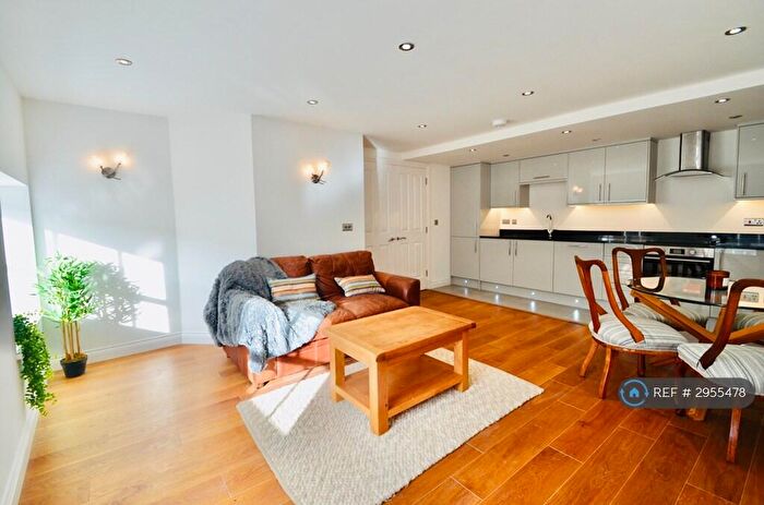 2 Bedroom Flat To Rent In St Marys House, Nottingham, NG1