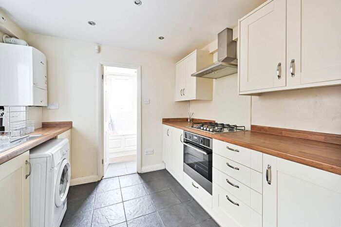 1 Bedroom Flat To Rent In Felix Road, Ealing, London, W13