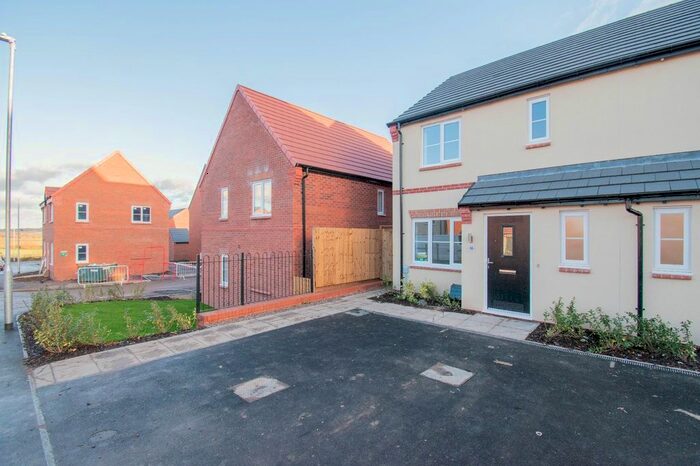 3 Bedroom Semi-Detached House To Rent In Bailey Road, Loughborough, LE12