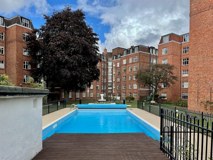 3 Bedroom Flat To Rent In Wellesley Road, Chiswick, W4