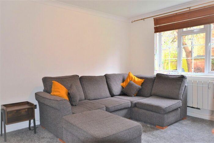 1 Bedroom Flat To Rent In Bucklers Way, Carshalton, SM5