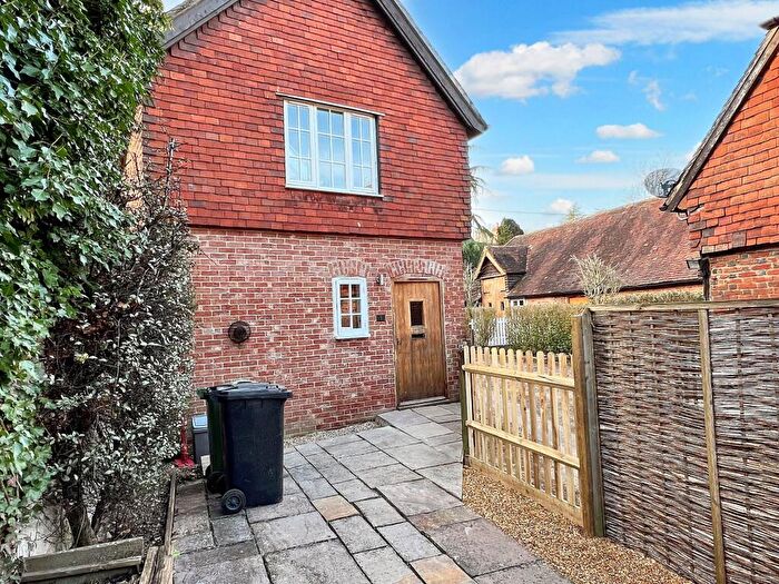 2 Bedroom Maisonette To Rent In Main Road, Hursley, SO21