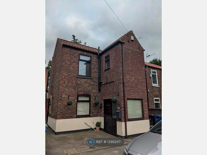 2 Bedroom Semi-Detached House To Rent In Simpsons Yard, Selby, YO8