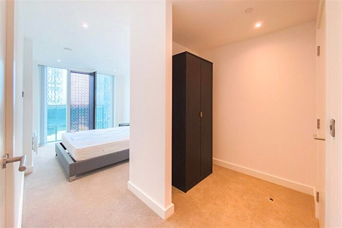 2 Bedroom Apartment To Rent In Elizabeth Tower, M15