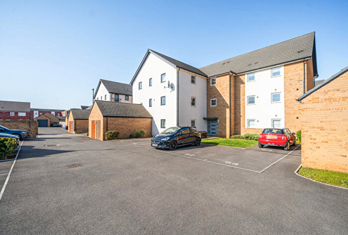 2 Bedroom Apartment For Sale In Clark Drive, Yate, Bristol, Gloucestershire, BS37