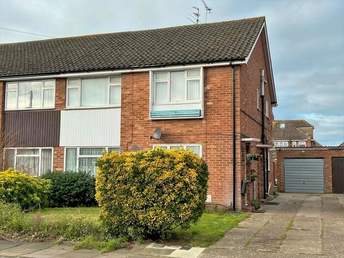 2 Bedroom Maisonette To Rent In Conway Drive, Ashford TW15