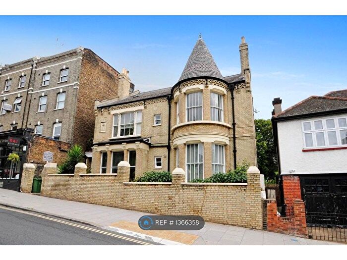 2 Bedroom Flat To Rent In Haverstock Hill, London, NW3