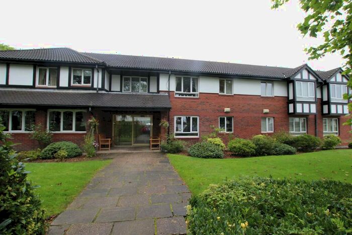 1 Bedroom Apartment For Sale In Rydal Court, Bolton, BL1