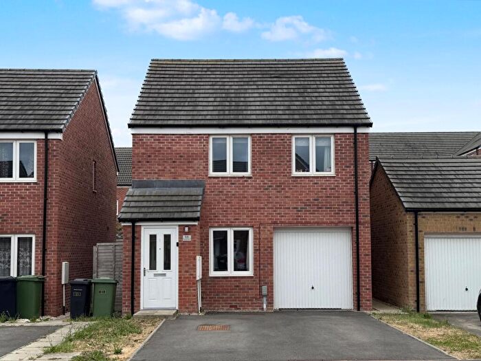 3 Bedroom Detached House For Sale In Wellington Street, Grove, OX12