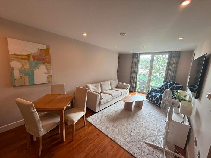 2 Bedroom Apartment To Rent In The Hayes, Cardiff, CF10