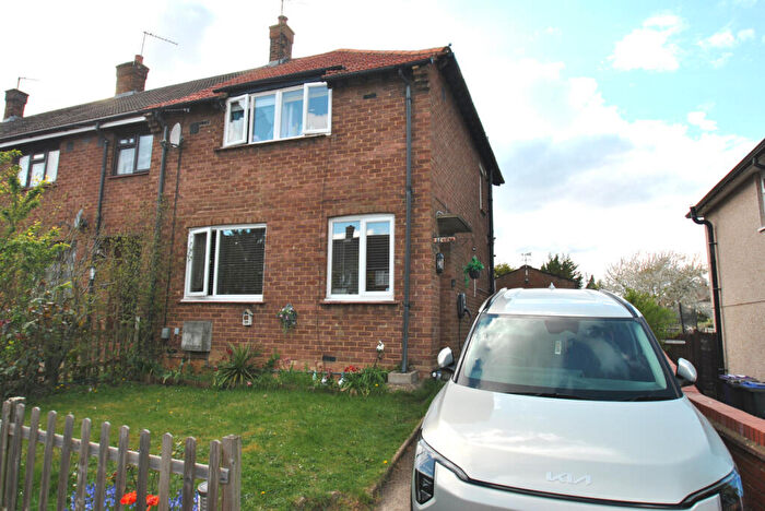 3 Bedroom End Of Terrace House For Sale In Mullway, Letchworth Garden City, SG6