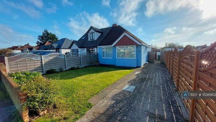 2 Bedroom Bungalow To Rent In The Crossway, Fareham, PO16