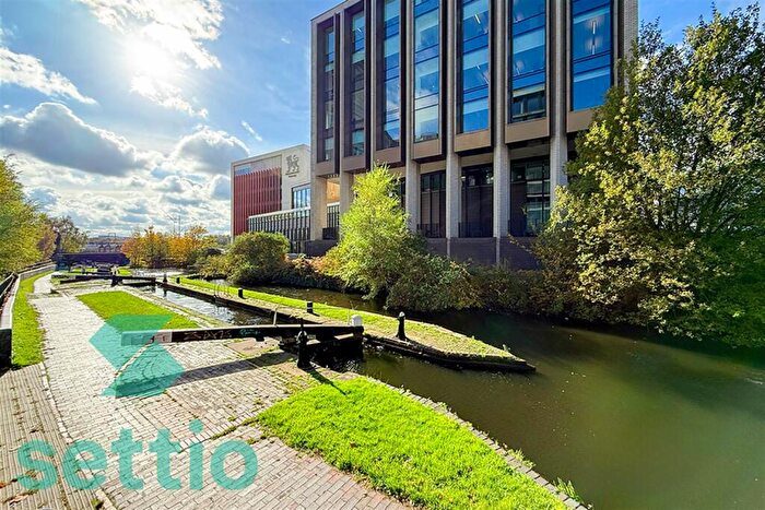 2 Bedroom House To Rent In Belmont Wharf, Glasswater Locks, B4