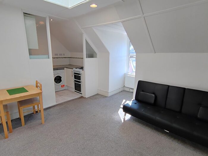 1 Bedroom Flat To Rent In St. Julians Road, Kilburn, NW6