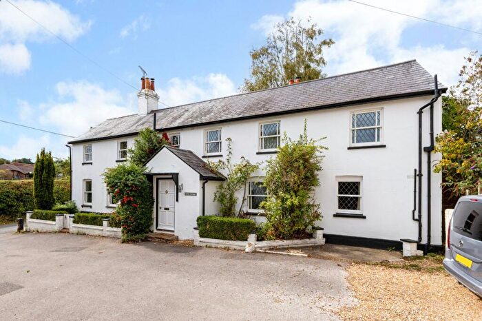 3 Bedroom Detached House For Sale In Lower Froyle, Alton, Hampshire, GU34
