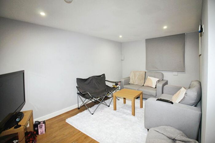 5 Bedroom Terraced House To Rent In Delph Mount, Woodhouse, Leeds, LS6