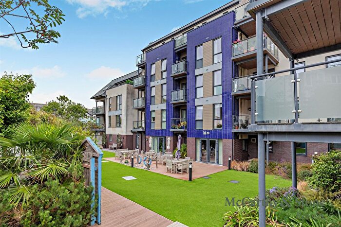 1 Bedroom Flat For Sale In Trelawny House, Bar Road, Falmouth, TR11