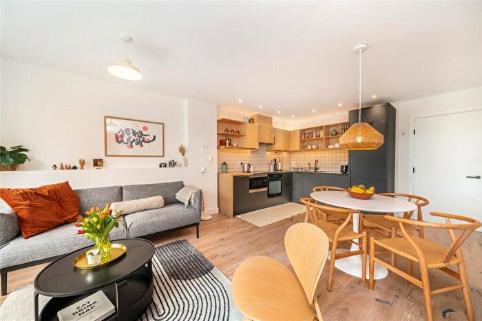 2 Bedroom Flat For Sale In Marcon Place, London, E8