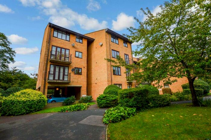 1 Bedroom Apartment To Rent In The Rowans, Woking, Surrey, GU22