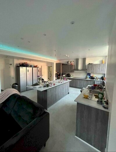 10 Bedroom Semi-Detached House To Rent In Heaton Road, Withington, M20