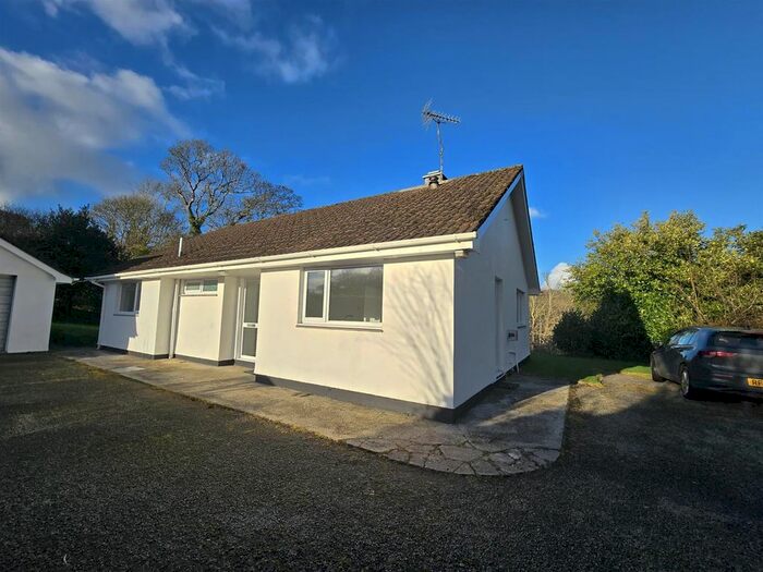 3 Bedroom Detached Bungalow To Rent In Tregavethan, Truro, TR4