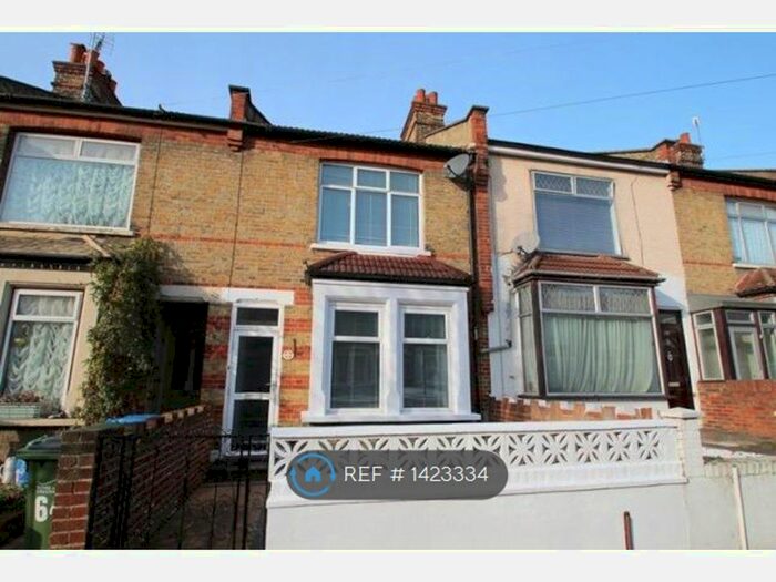 2 Bedroom Terraced House To Rent In Rochdale Road, London, SE2