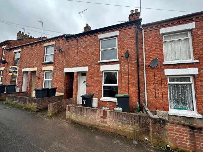 2 Bedroom Terraced House To Rent In North Street, Rushden, NN10
