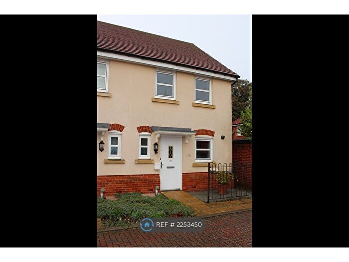2 Bedroom End Of Terrace House To Rent In School Close, Downley, High Wycombe, HP13