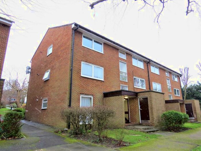 1 Bedroom Apartment To Rent In St Arvans Close, Croydon, Surrey, CR0