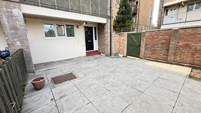 2 Bedroom Flat To Rent In Underwood Court, Leyton, E10