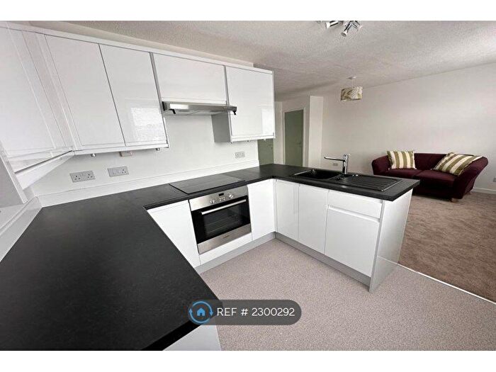 2 Bedroom Flat To Rent In Lower Church Road, Weston-Super-Mare, BS23