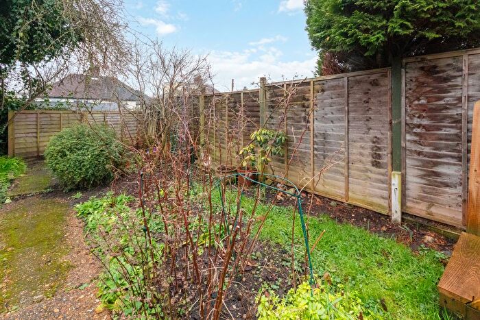 2 Bedroom Flat To Rent In Queen Mary Road, London, SE19