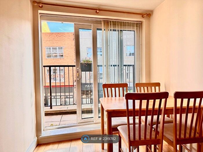 2 Bedroom Flat To Rent In Dewey Lane, London, SW2