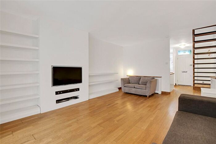2 Bedroom Terraced House To Rent In Rushleigh, Thurleigh Road, London, SW12