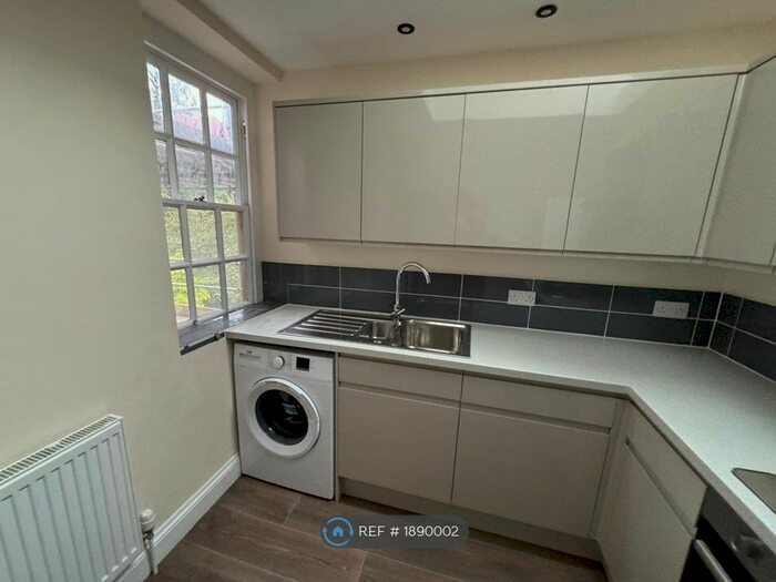 2 Bedroom Flat To Rent In Hotwell Road, Bristol, BS8