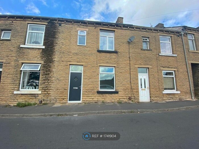2 Bedroom Terraced House To Rent In Lightcliffe Road, Brighouse, HD6