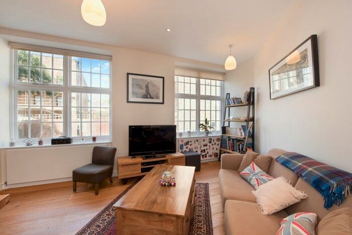 2 Bedroom Flat To Rent In Dignum Street, London, N1