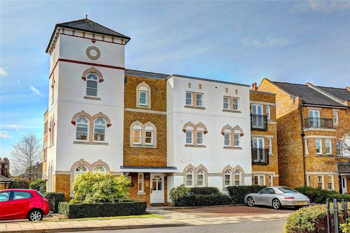 1 Bedroom Flat To Rent In Admiralty Way, Teddington, TW11