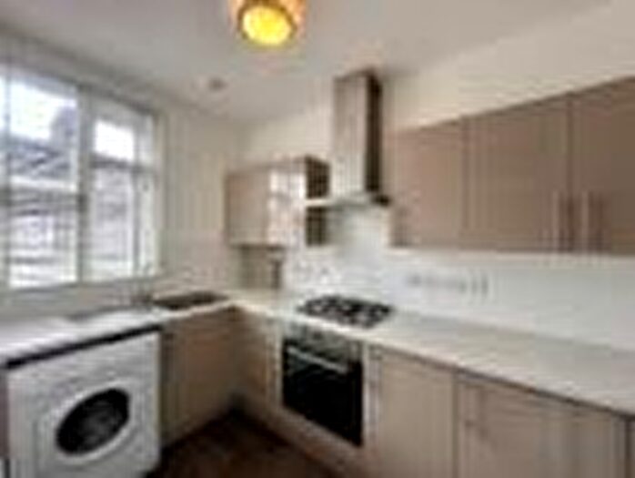 1 Bedroom Flat To Rent In Worth Grove, Walworth Village, London, SE17